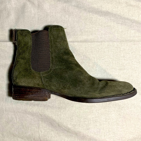Born Shoes - Born Chelsea Boots